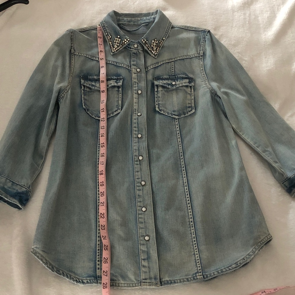Rhinestone & Studs Denim Shirt! Pearlize snap front! 2 pockets! 3/4 sleeve! S/M - Picture 10 of 15
